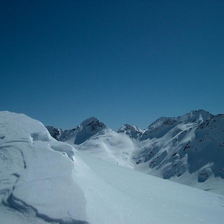 Hotel & Restaurant Forni Airolo Kültér fotó